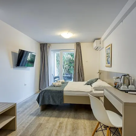 Ladavac Bed & Breakfast